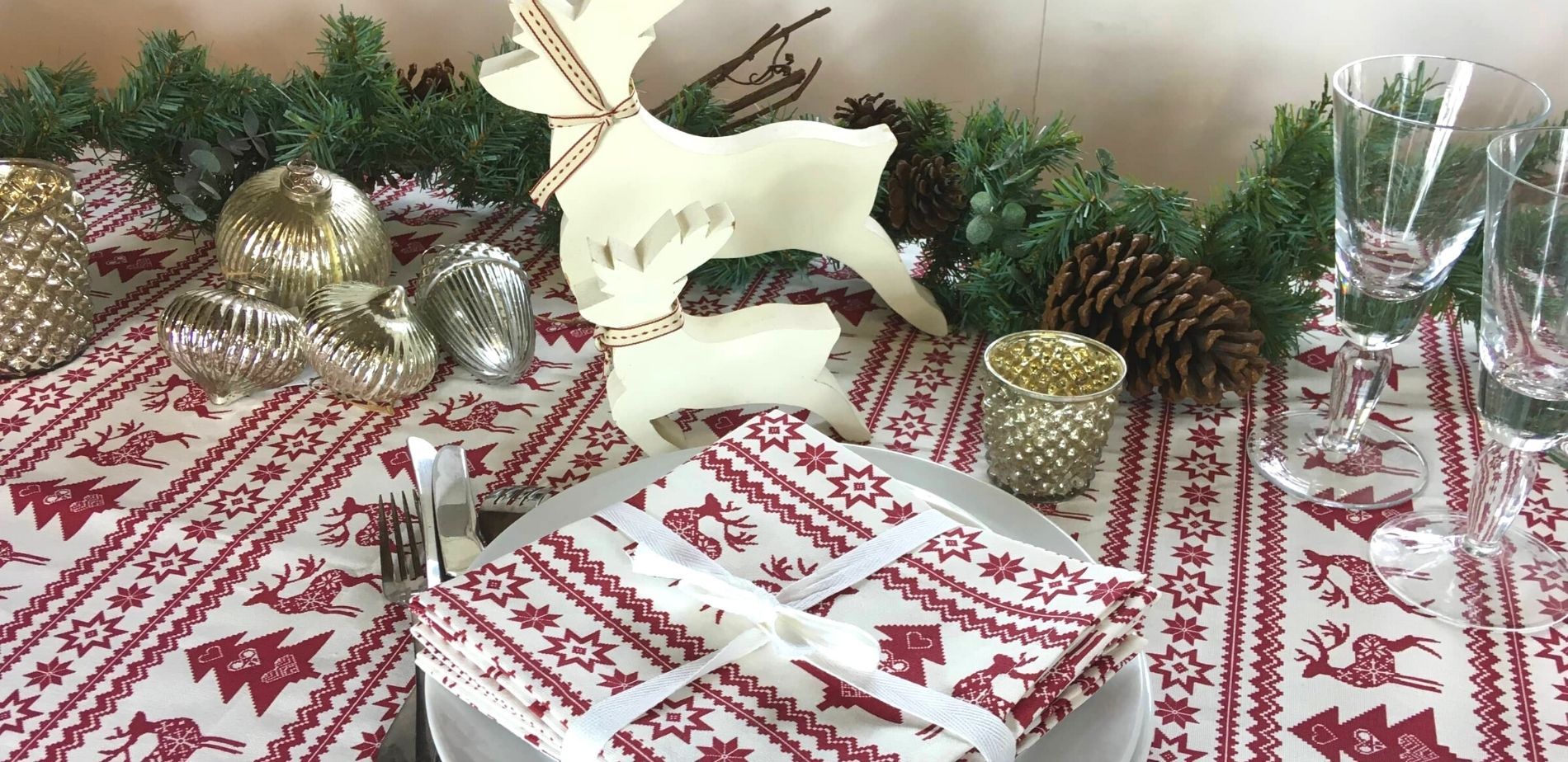 Nordic Red & White Christmas Tablelinen